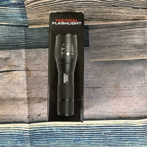 Tactical Flashlight, Adjustable Focus, Battery Powered Waterproof 1000 Lumen LED - Picture 5 of 8